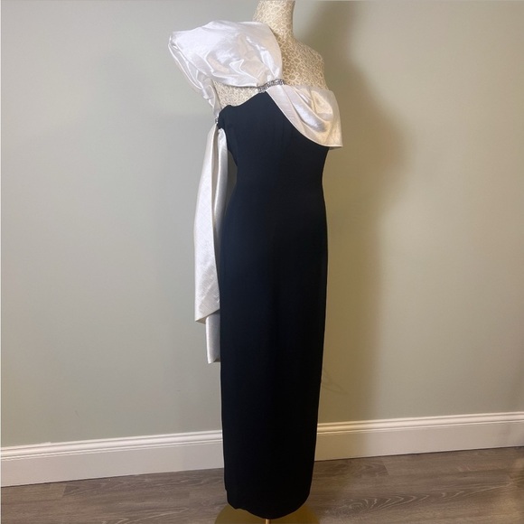 Cache Black and White One Shoulder Dress - Picture 3 of 14